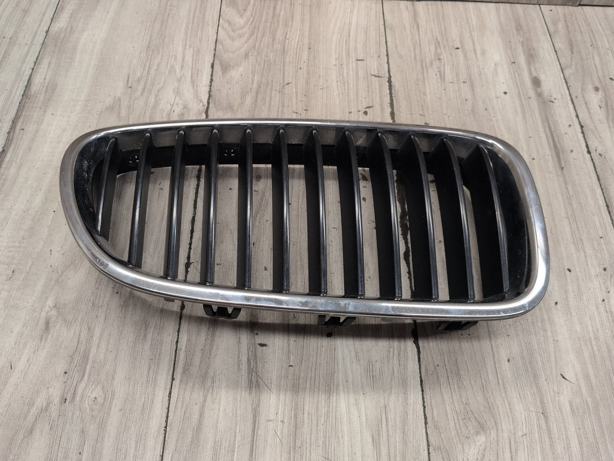 2011-2016 BMW M5 F10 Front Right Passenger Upper Bumper Cover Kidney Grille OEM