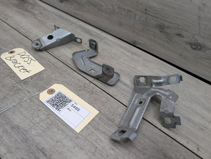 2012-2018 BMW 340i F30 Front Right Passenger Fender Brackets SET 7255844