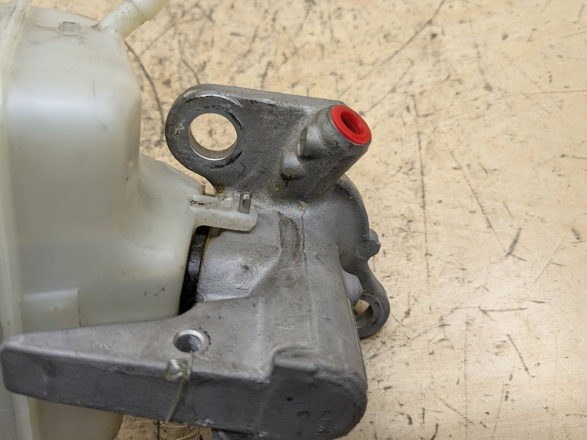 2012-2018 Audi A6 C7 Master Brake Fluid Reservoir 8K0611301A OEM