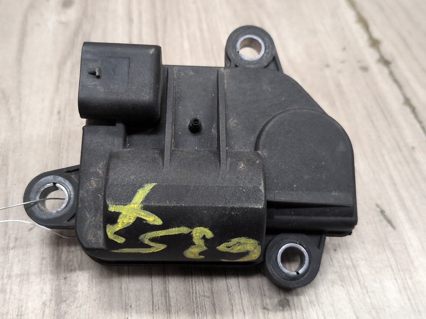 OEM BMW F15 F22 F23 F30 F32 F33 F36 F44 F48 Muffler Exhaust Flap Actuator Motor