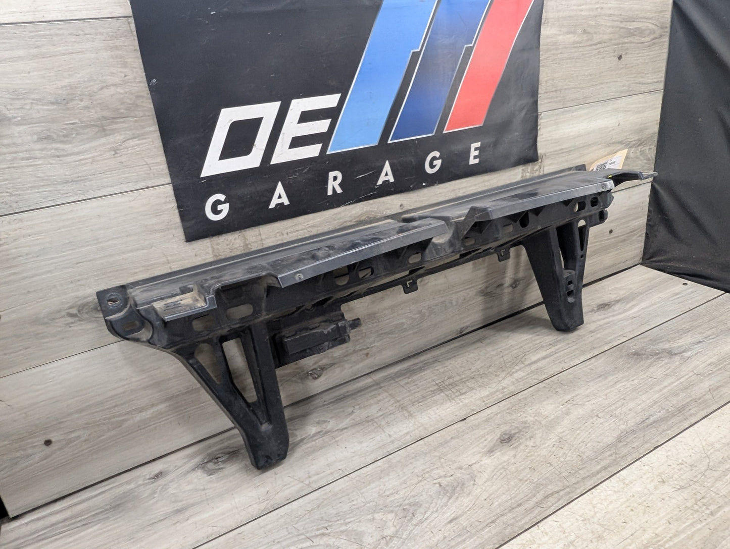 2014 - 2018 BMW X5 F15 Rear Middle Center Bumper Bracket 7294391 N63B