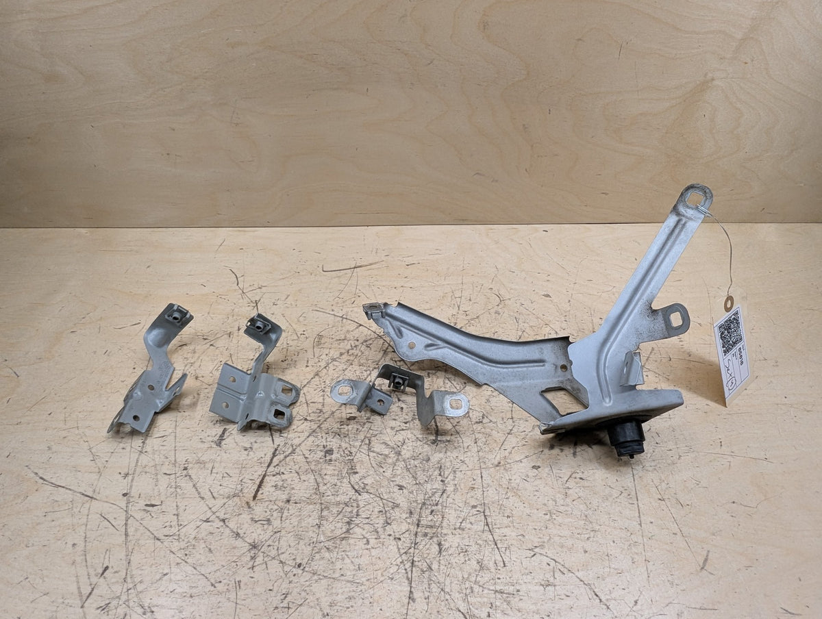 2010-2017 BMW 535i GT xDrive F07 Front Left Driver Fender Brackets SET 7193421 OEM