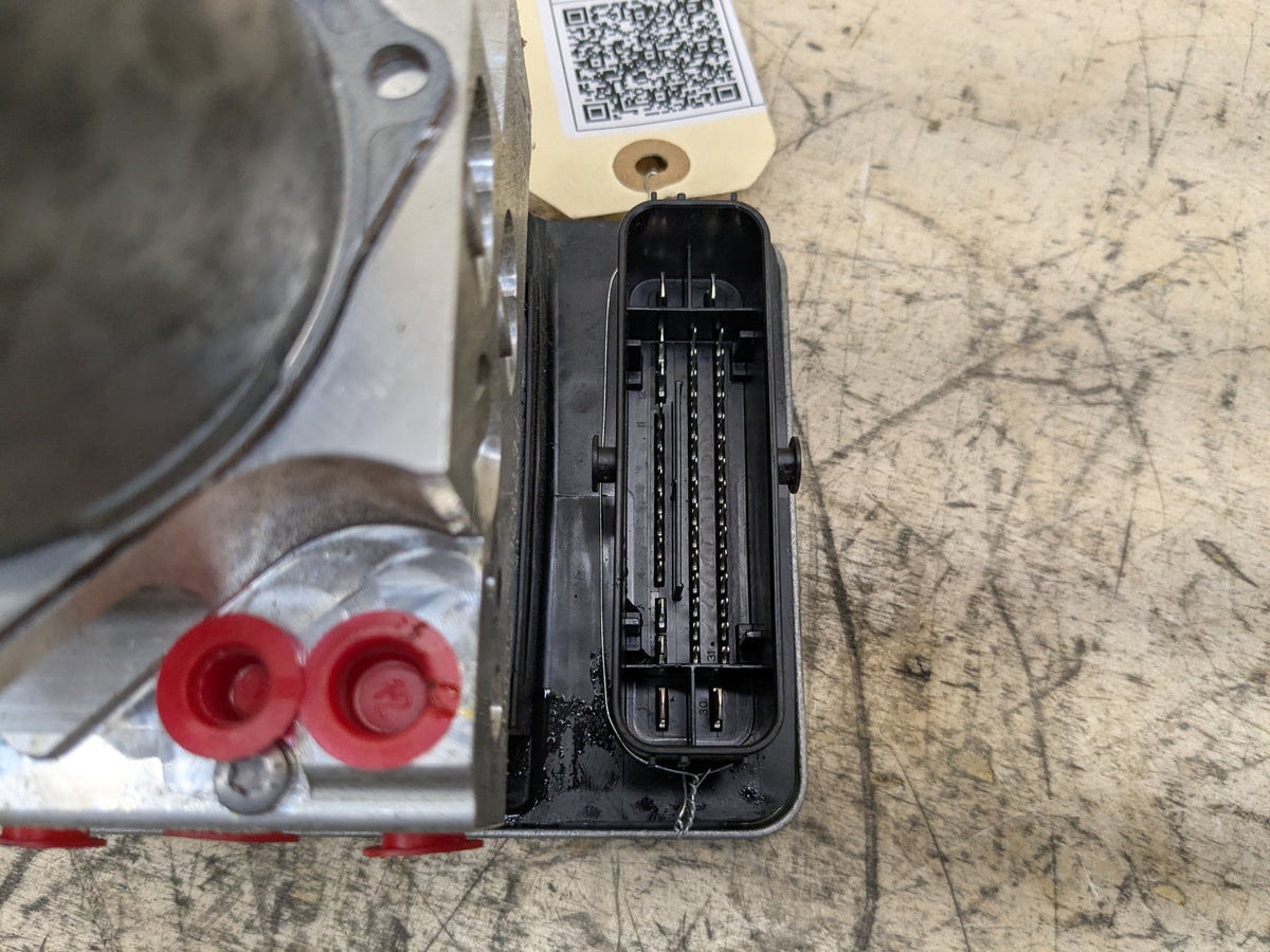 2018-2023 BMW M550i G30 ABS Pump Module 6889164 OEM