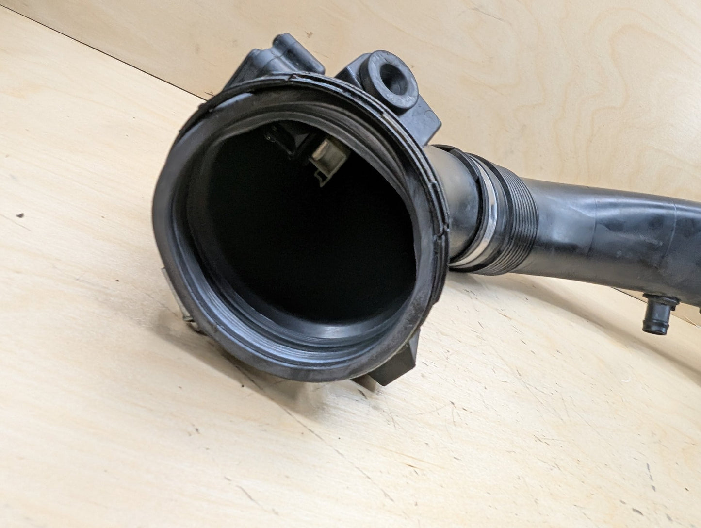 2015-2019 BMW F16 X6 N55B30M0 Engine Motor Turbo Charger Tube Pipe 7605585