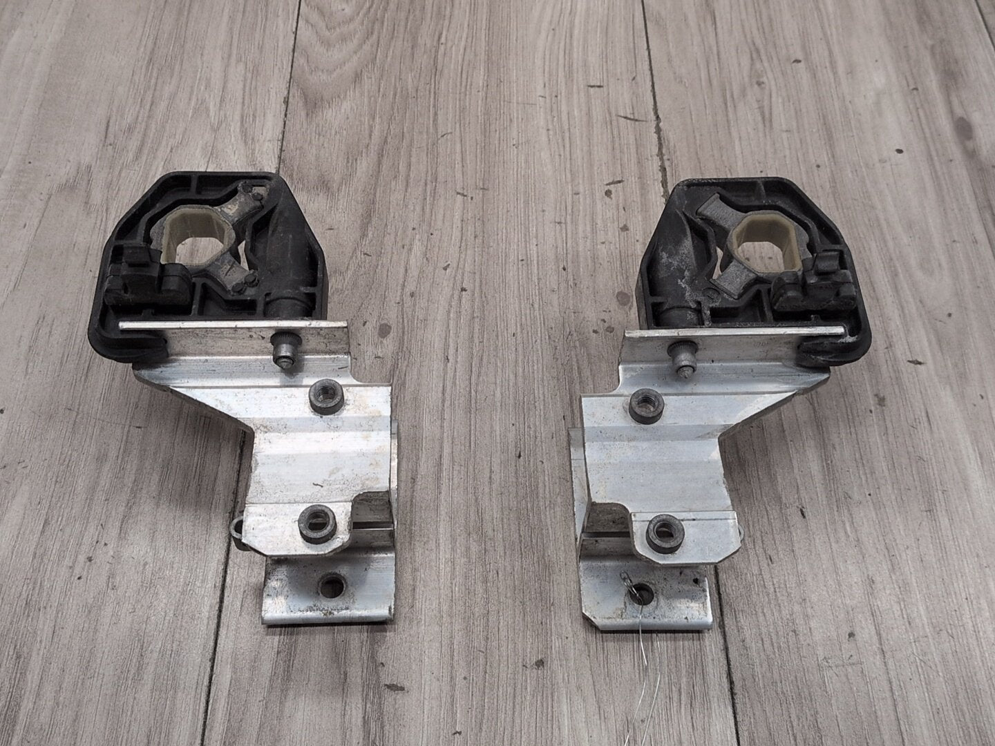 2014 - 2020 BMW 440i F36 Cooling Radiator Brackets SET 8620732 B58B30M0