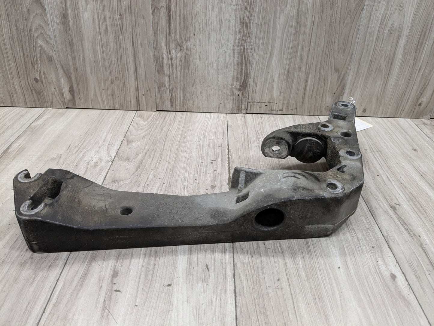 2019 - 2026 BMW X5 G05 Transmission Mount Bracket 8486998 N63B44M3