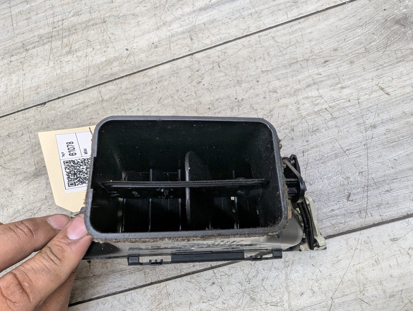 06-13 OEM BMW E90 E92 E93 335 328 M3 Left Driver Side Dashboard Air Vent