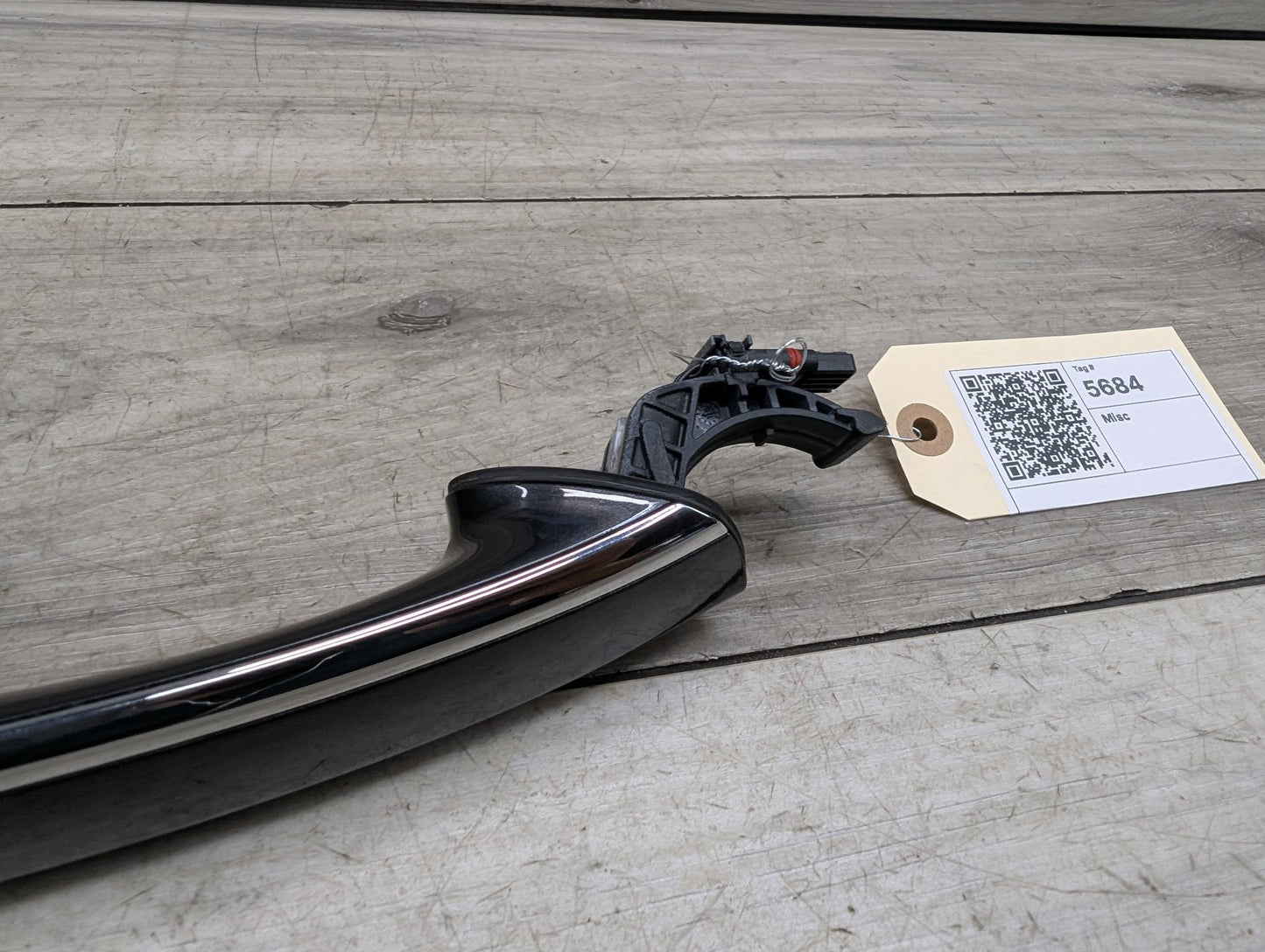 2016-2022 BMW 750Li G12 Front or Rear Right Passenger Exterior Door Handle w/ Comfort Access 7411038