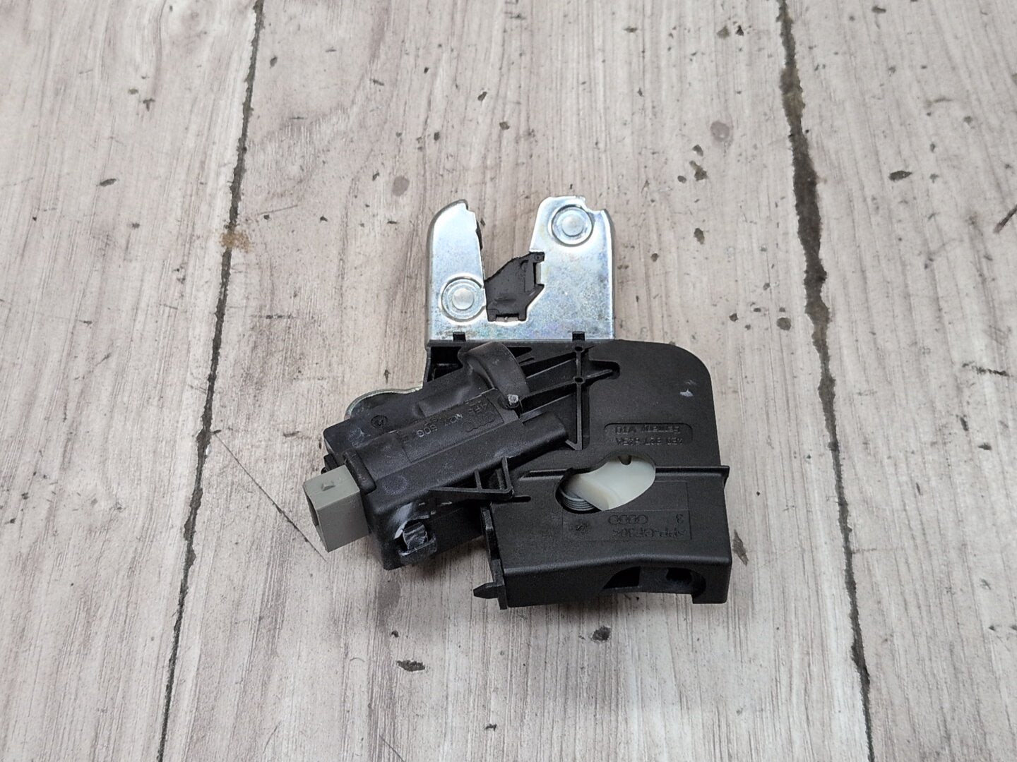 2010-2016 Audi S4 B8 Liftgate Trunk Lid Liftgate Lock Latch Actuator 4F5827505 OEM