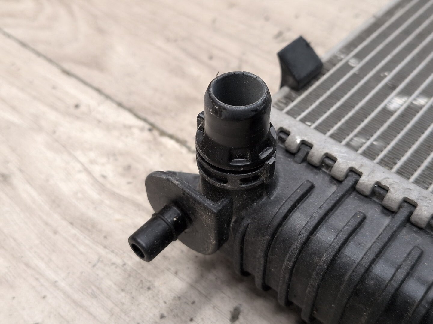OEM BMW G20 G22 G23 G26 M340 M440 Secondary Auxiliary Coolant Remote Radiator
