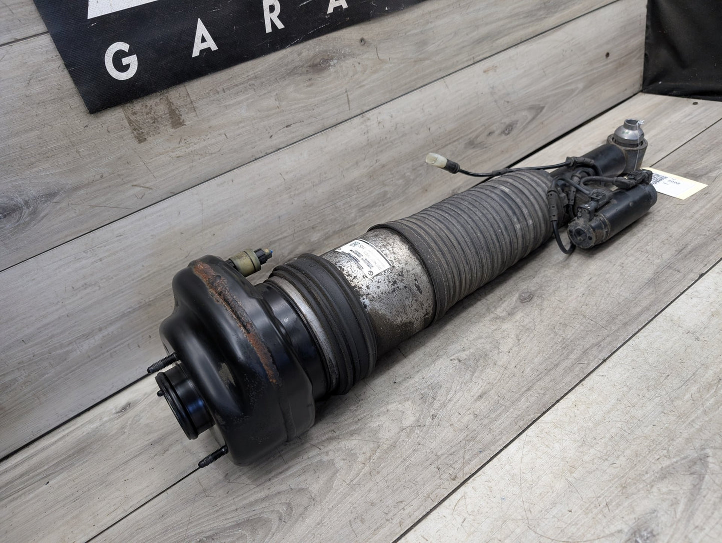 16-22 OEM BMW G11 G12 740 750 B7 REAR Right Passenger Air Suspension Strut Shock