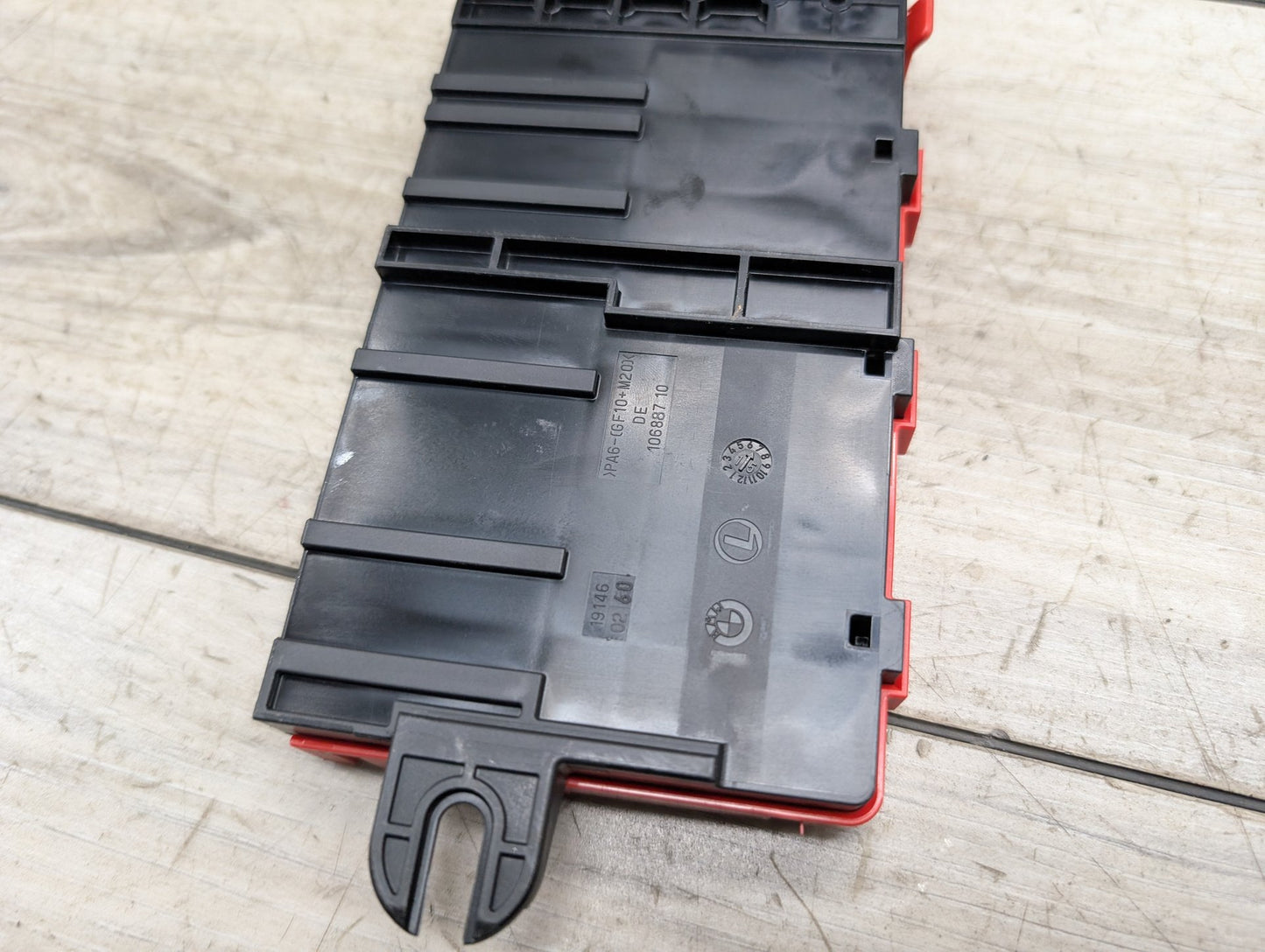 OEM BMW G11 G12 G14 G15 G16 G30 B+ Junction Terminal Power Relay Fuse Box