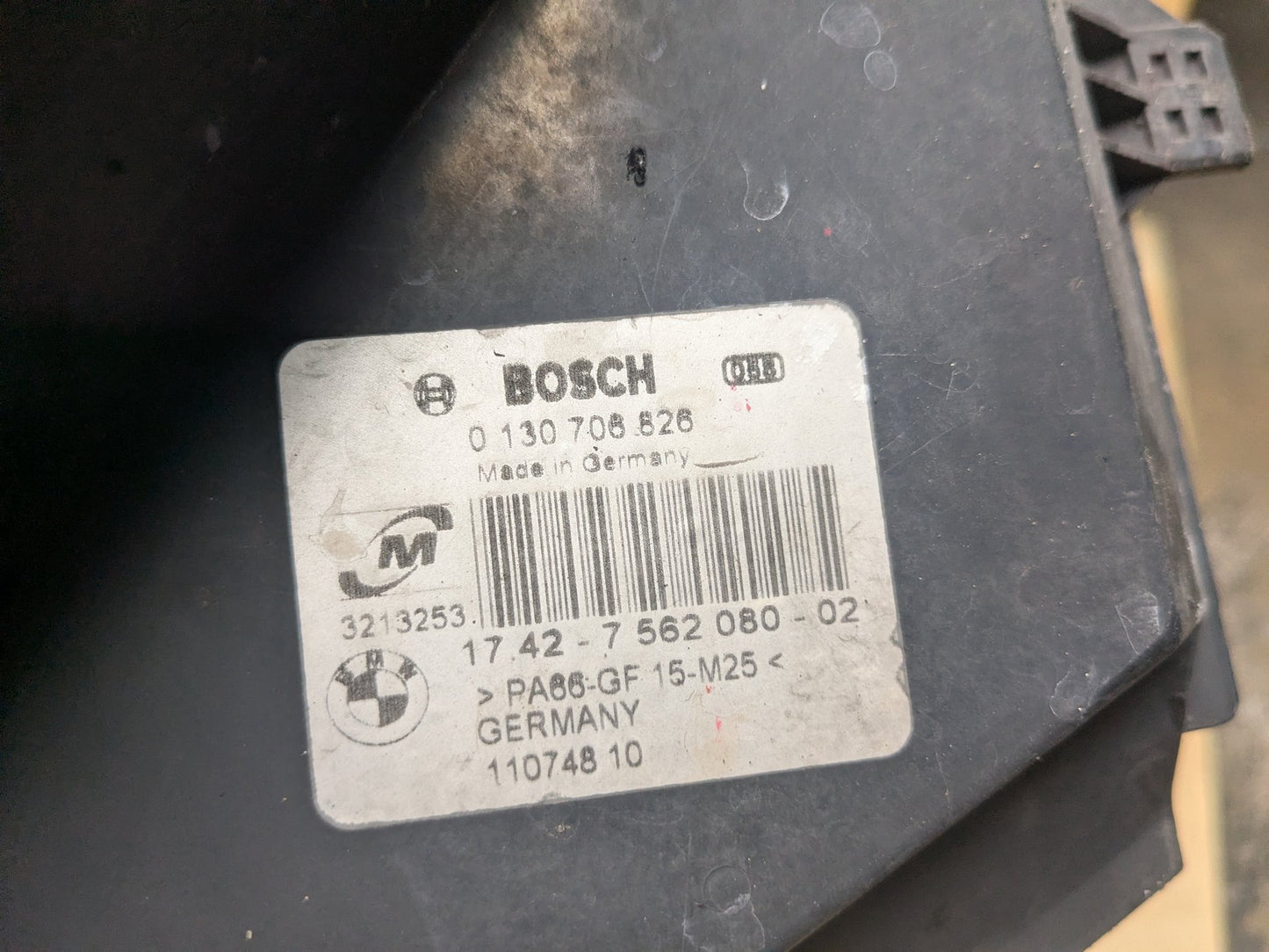 2007-2013 BMW 328i E93 Radiator Fan Shroud Housing w/ Motor 7561713