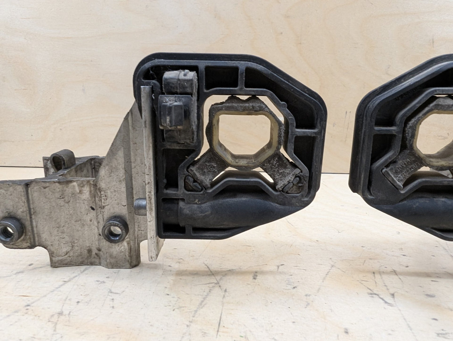 2012-2018 BMW 320i F30 Radiator Lower Mounting Brackets SET 7245796
