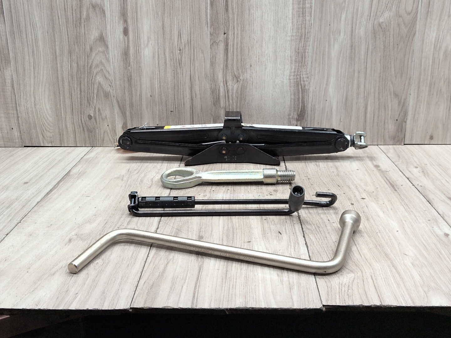 2018-2024 BMW X3 G01 Emergency Spare Wheel Rim Tire Tool Kit SET