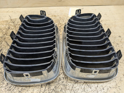 2008-2013 BMW 135i E88 Front Upper Bumper Cover Kidney Grilles SET 7179655 OEM