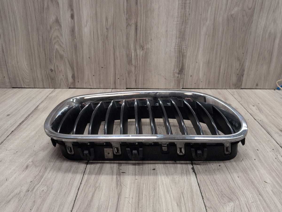2011-2016 BMW M5 F10 Front Right Passenger Upper Bumper Cover Kidney Grille OEM