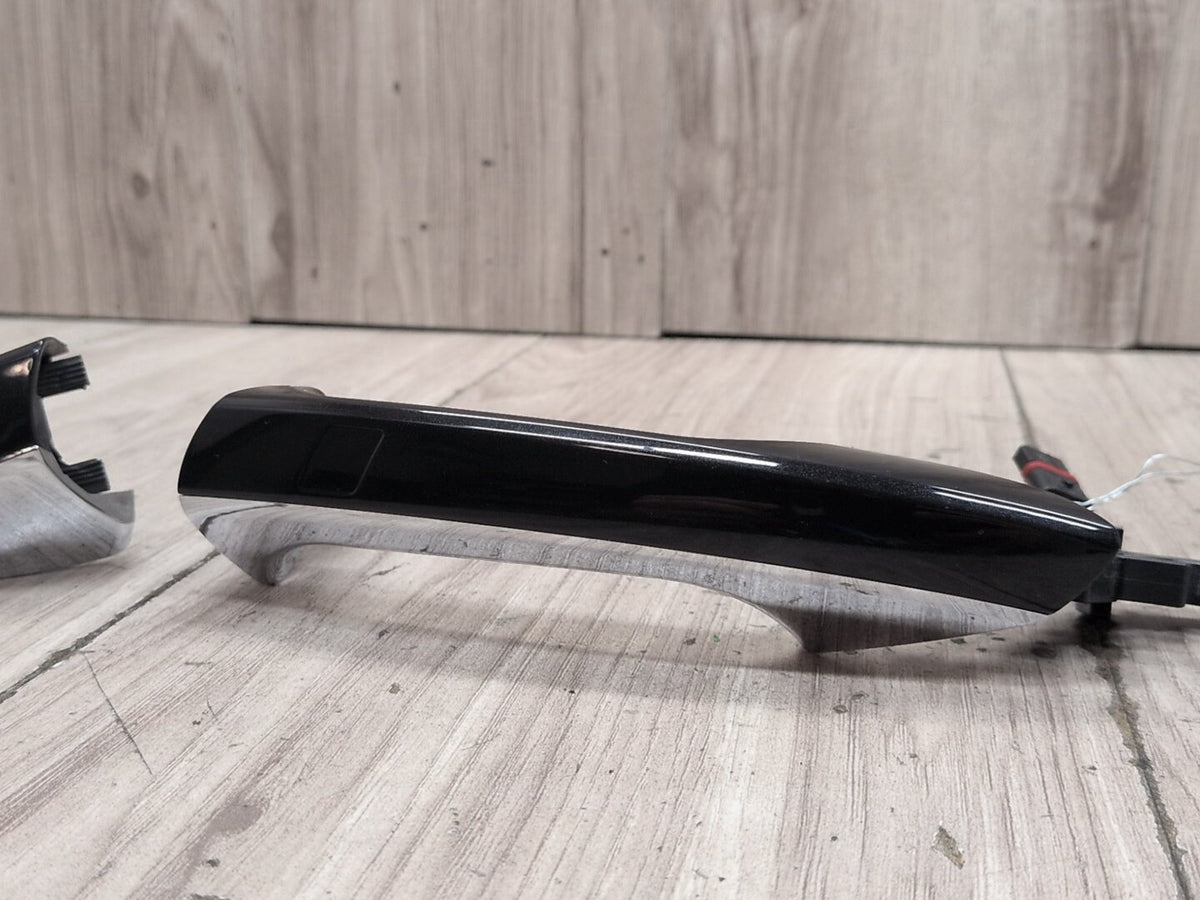 2009-2012 Mercedes-Benz E550 W212 Front or Rear Left Driver Exterior Door Handle w/ Comfort Access OEM