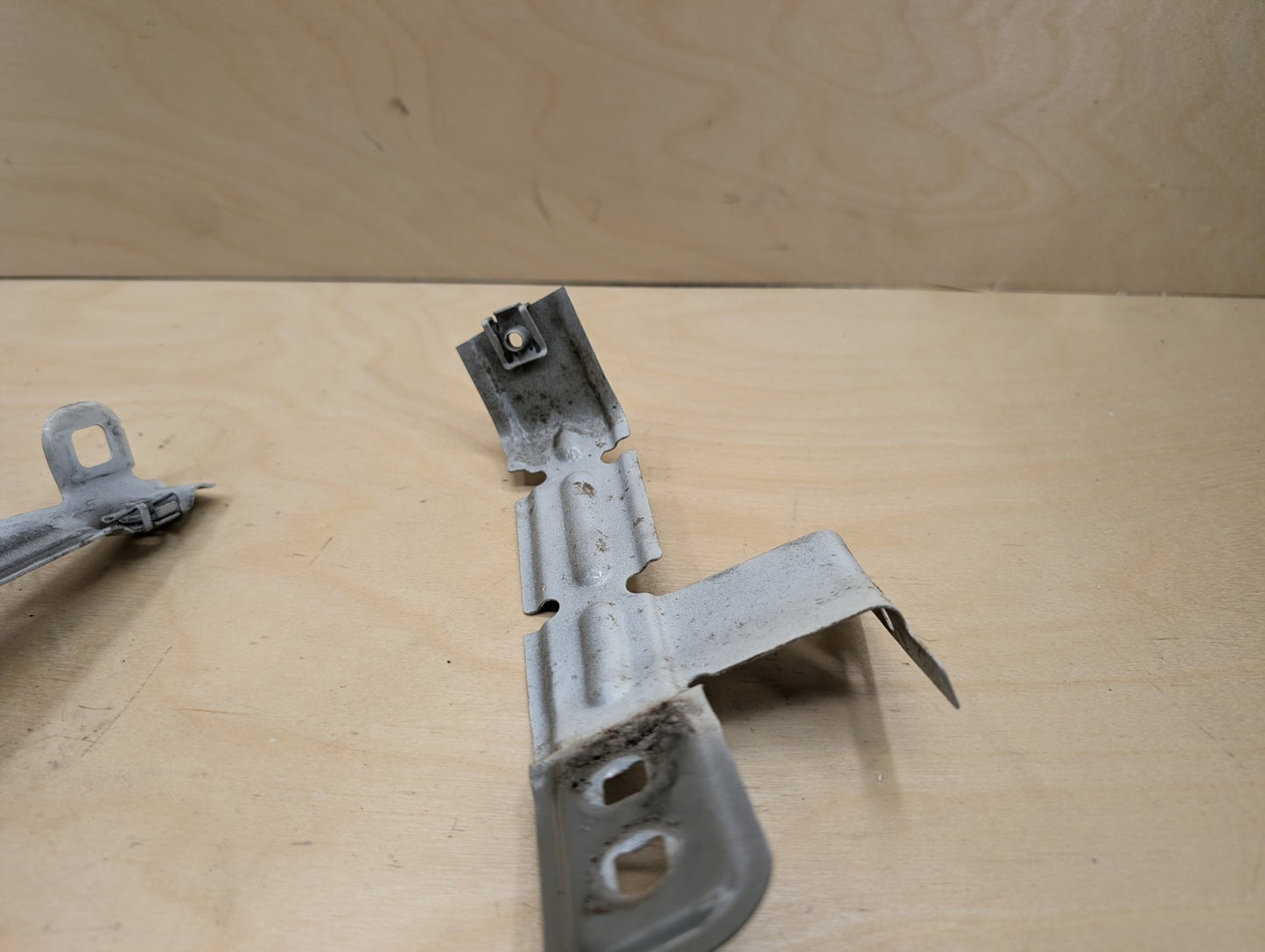 2011-2016 BMW X3 F25 Front Left Driver Fender Brackets SET 7267327