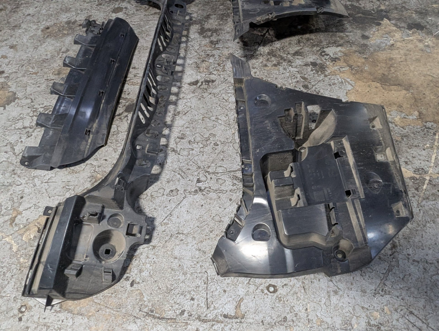 2011-2016 BMW 535i F10 Rear Left Right Center Bumper Support Brackets SET 7204017
