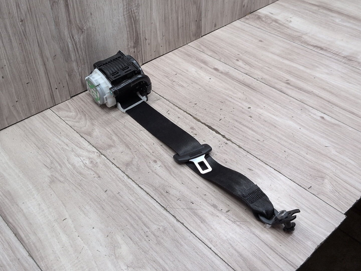 2015-2018 Audi Q3 8U Rear Left or Right Seatbelt Seat Belt Retractor 8U0857805A