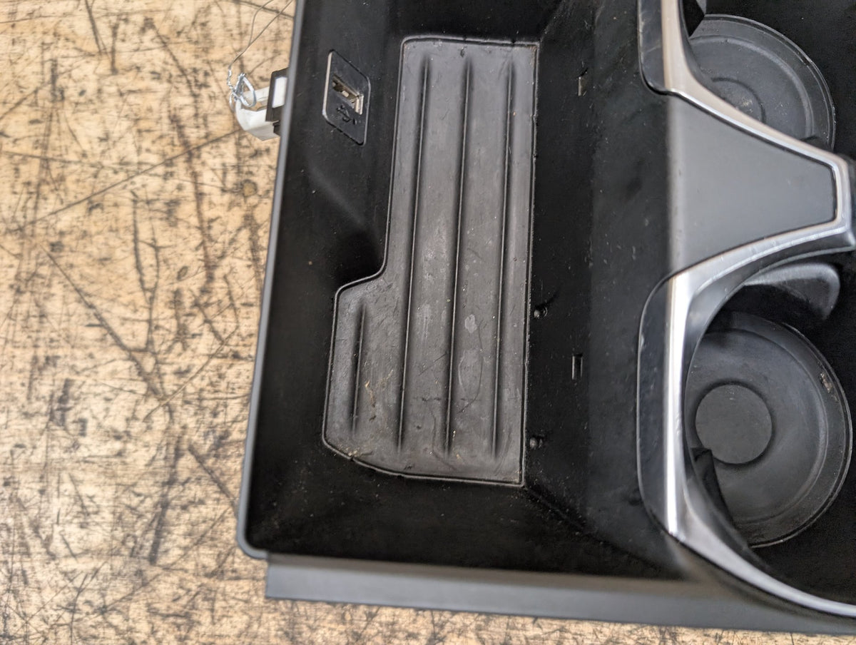 16-19 OEM BMW G11 G12 740 750 M760 Center Console Cup Holder USB Charging Port
