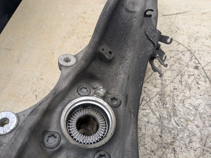 2018-2023 BMW M550i G30 AWD Front Left Driver Spindle Knuckle w/ Bearing 6884385