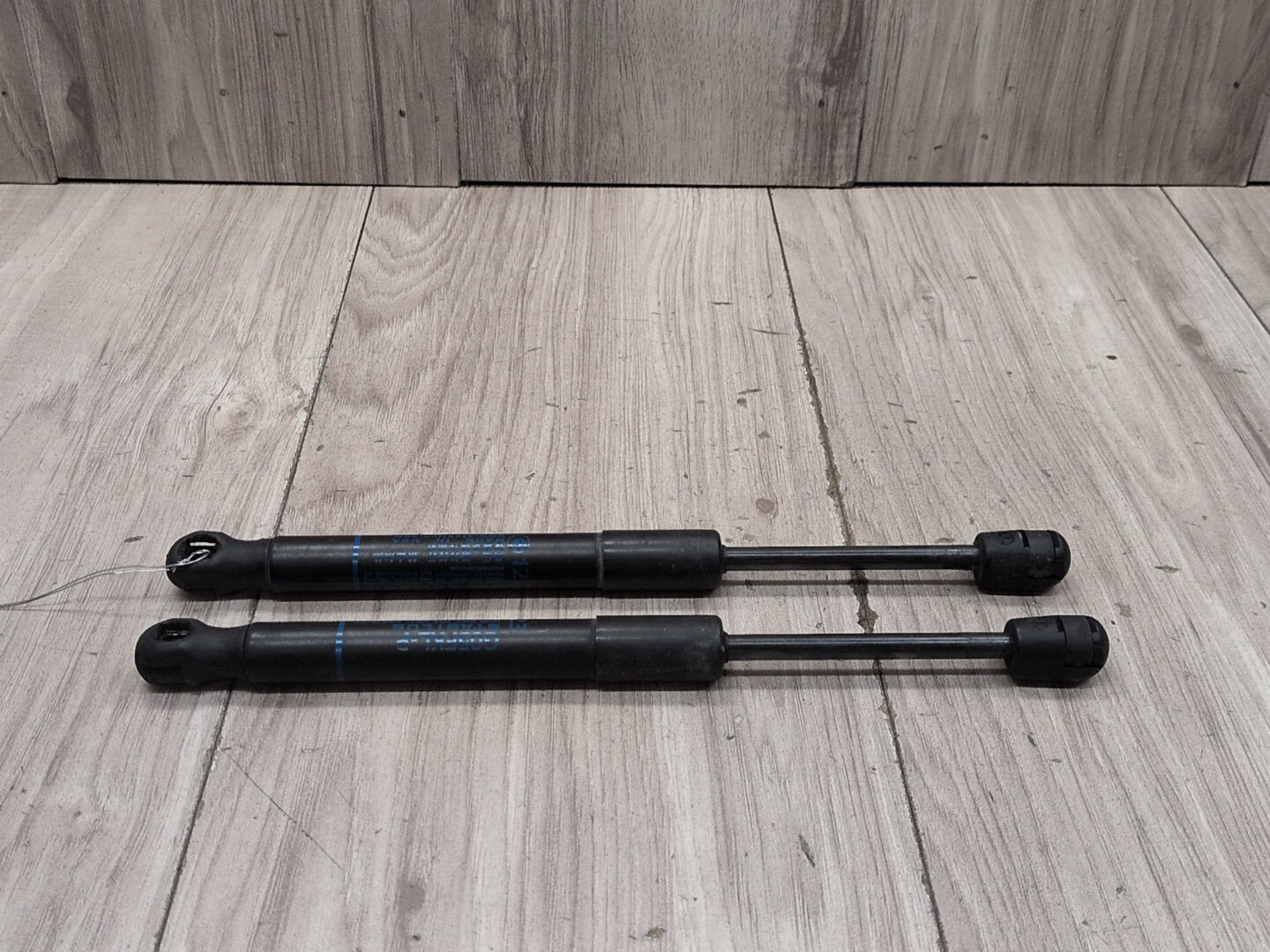 2019 - 2026 BMW X5 G05 Rear Left Right Liftgate Trunk Lid Strut Shock Supports SET 7418188 N63B44M3