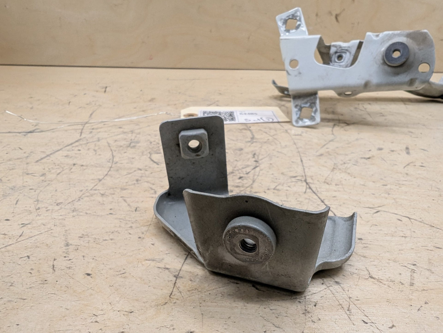 2016-2022 BMW 750i G12 Front Right Passenger Fender Brackets SET 7347426