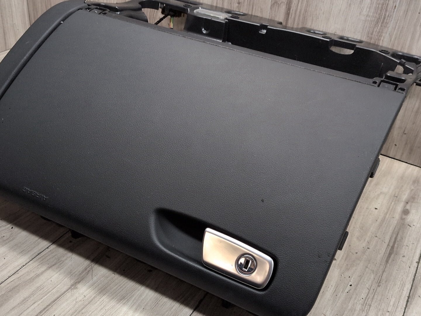 2008-2017 Audi S5 8T Dashboard Dash Board Panel Glove Box Assemly 8K1880302C