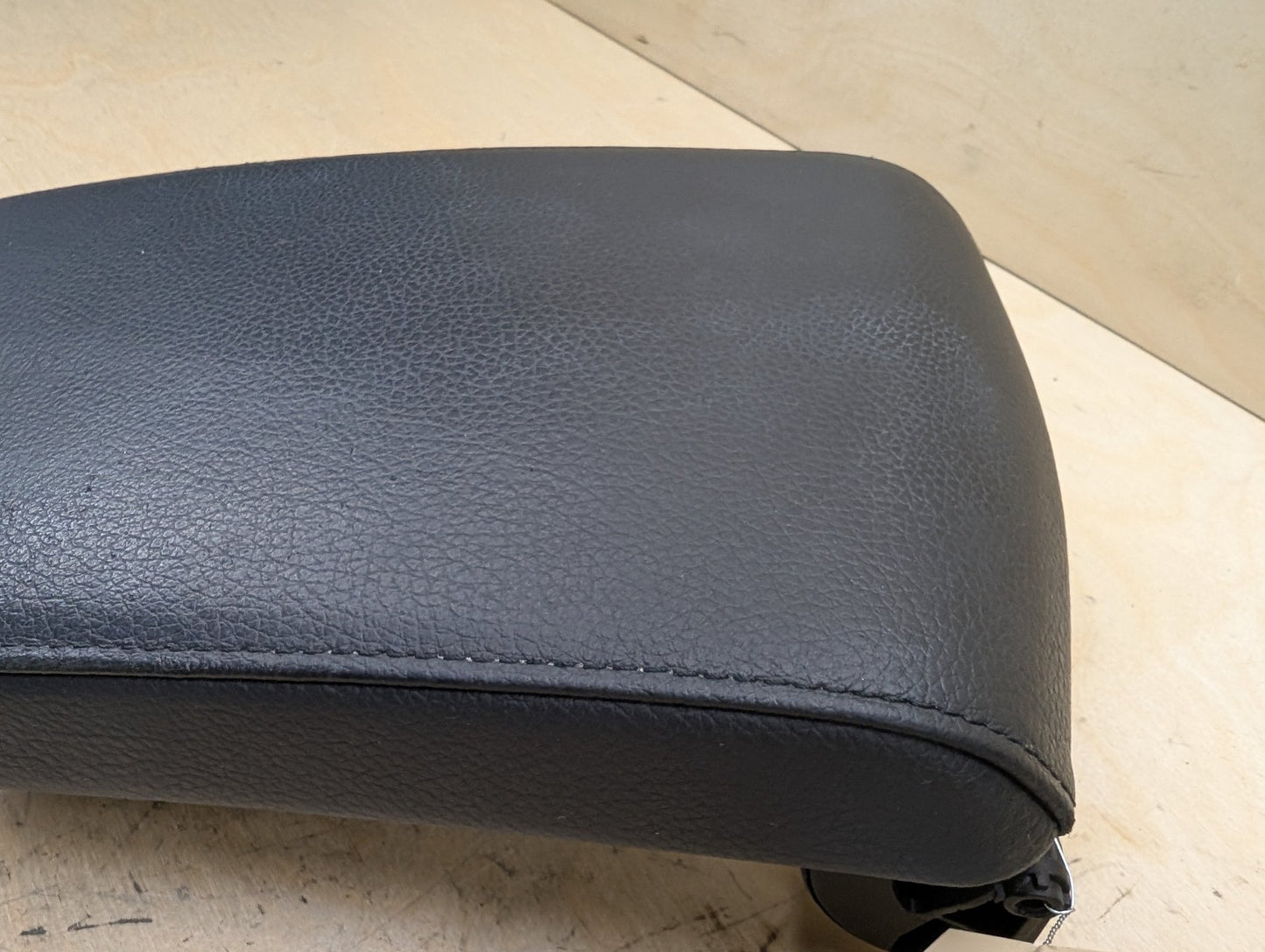06-13 OEM BMW E90 E92 E93 Center Console Armrest Tray BLACK Leather Dakota