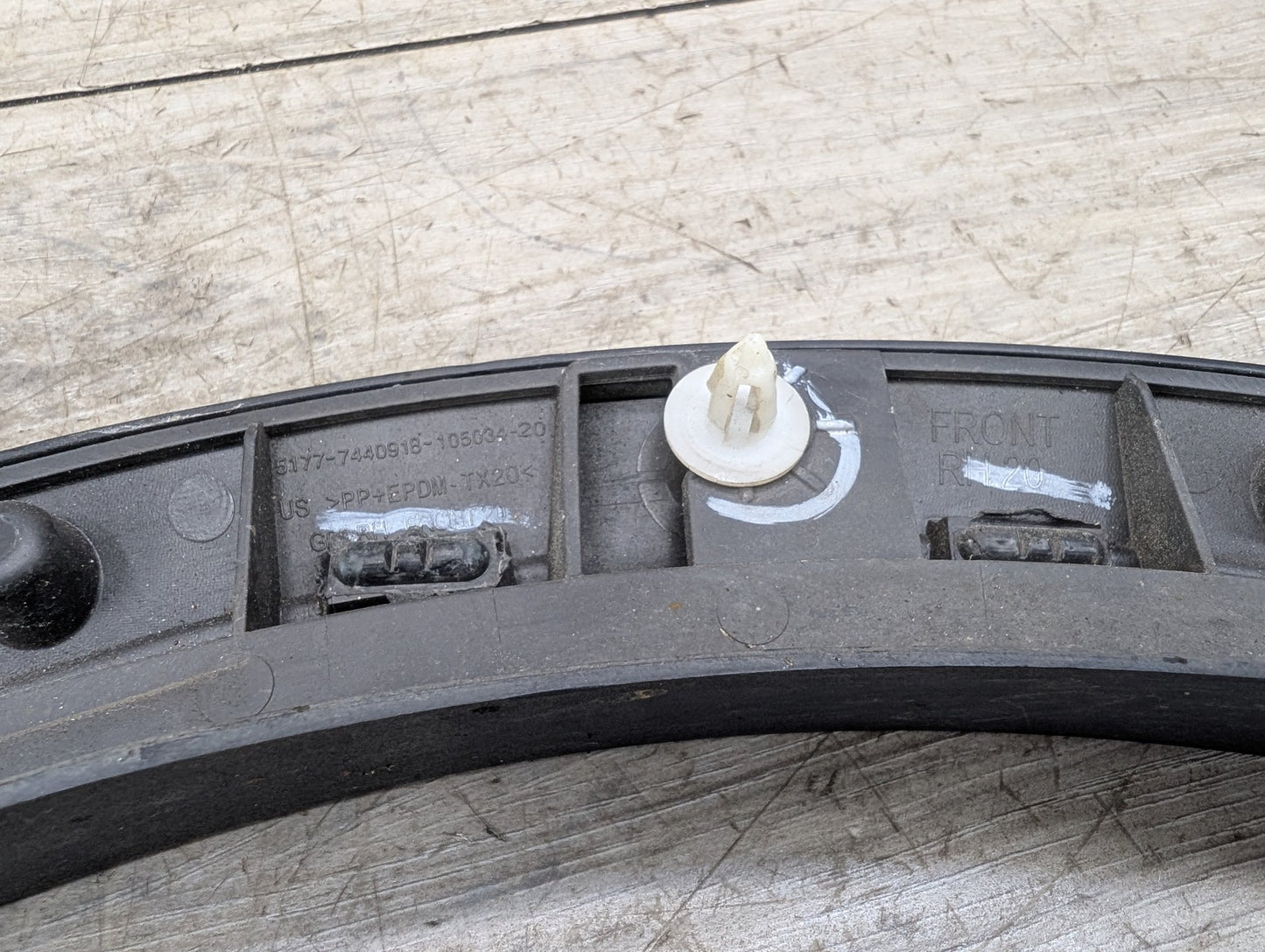 2019-2026 BMW X5 G05 Front Right Passenger Fender Flare Arch Trim Molding 7440914