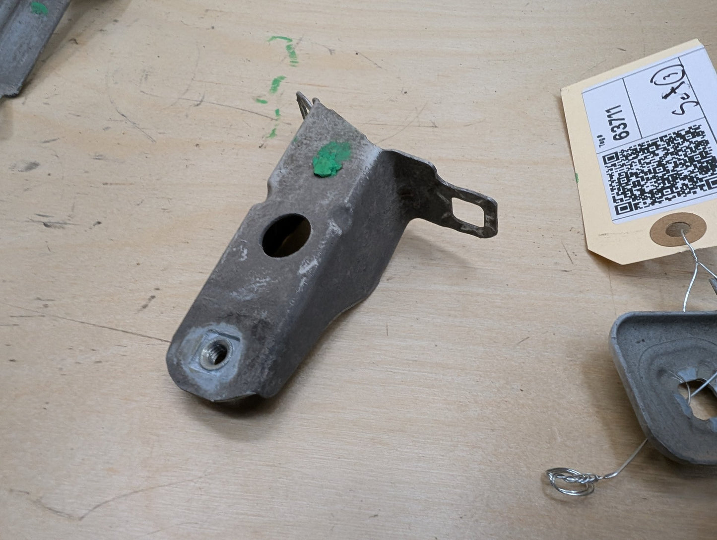 12-20 OEM BMW F30 F32 F33 F36 Front Left Driver Fender Wing Holder Bracket SET