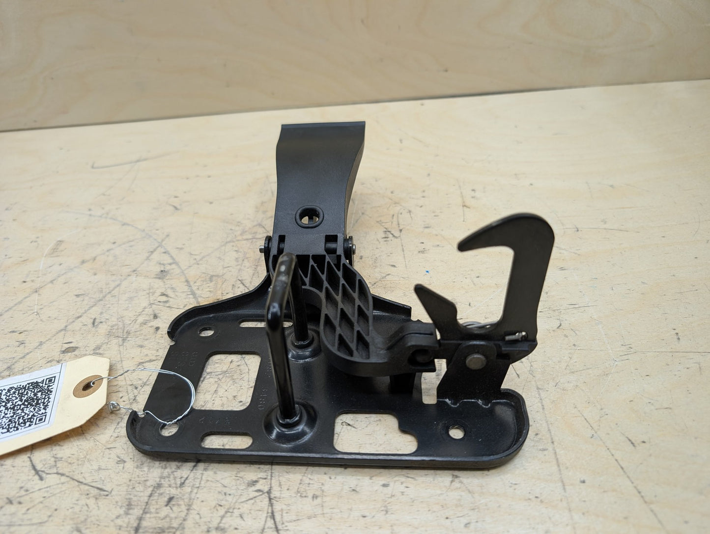 2011-2017 Audi RS5 8T Hood Bonnet Safety Lock Latches SET 8T0823480