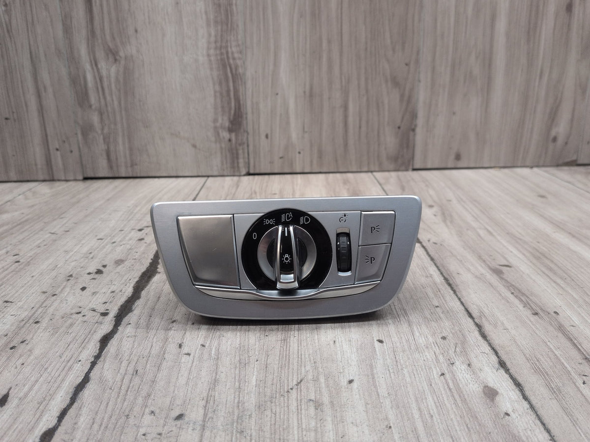2016-2019 BMW 740Li G12 Headlamp Switch 9493723 OEM