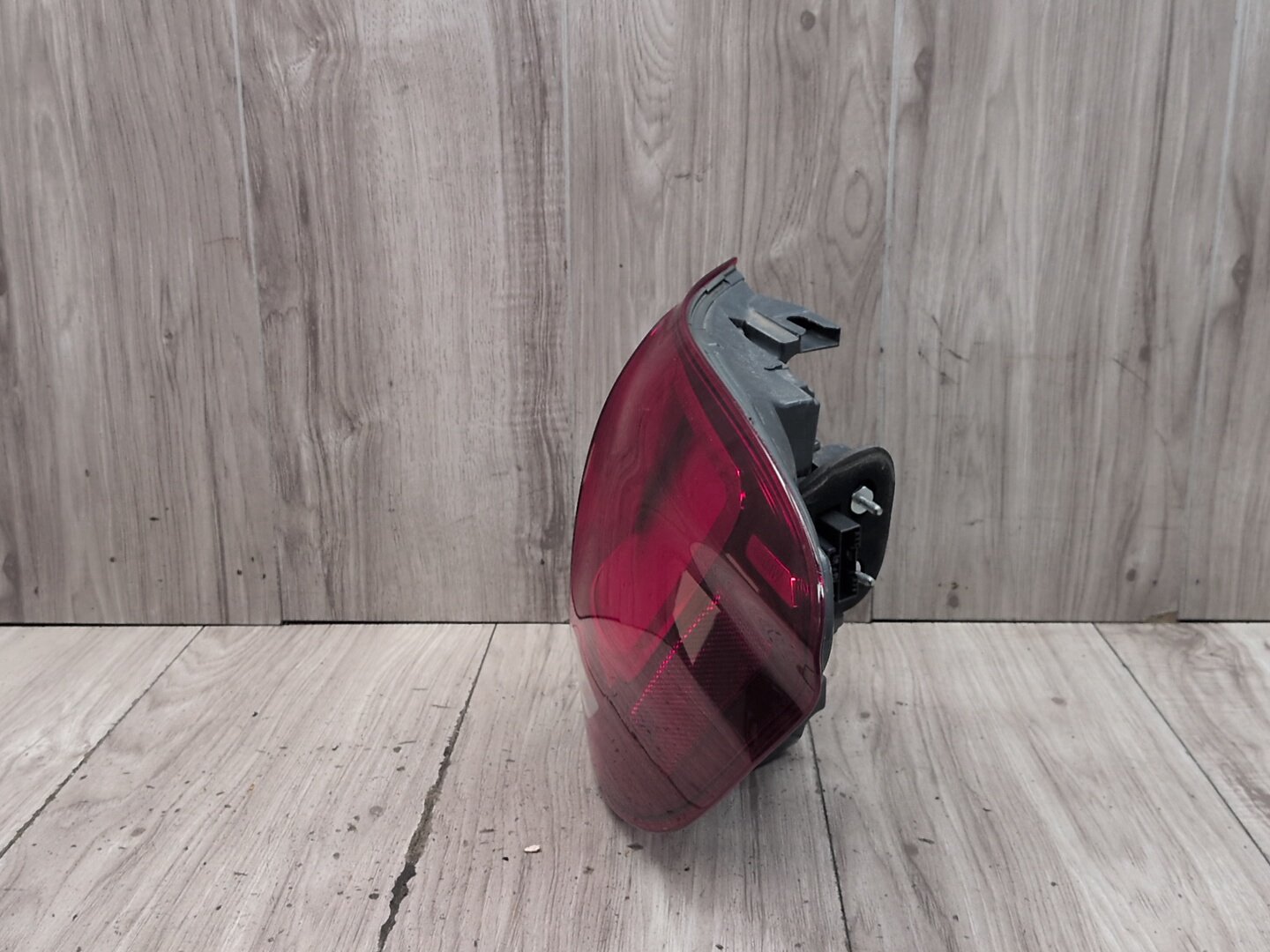 14-18 BMW OEM F15 F85 X5 X5M Rear Right Passenger Side Outer Stop Tail Light