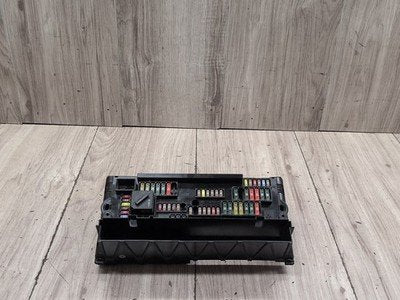 2012-2018 BMW M6 F06 Front Power Distribution Fuse Box 9252815 OEM