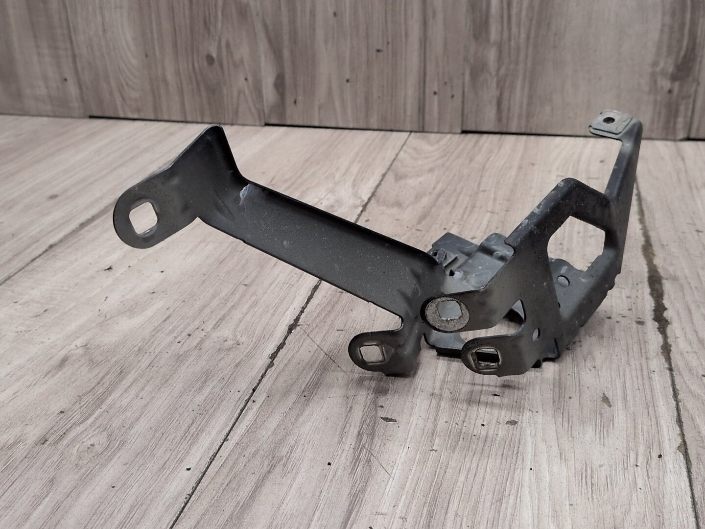 2012-2018 BMW M6 F06 Front Left Driver Fender Brackets SET 7230583