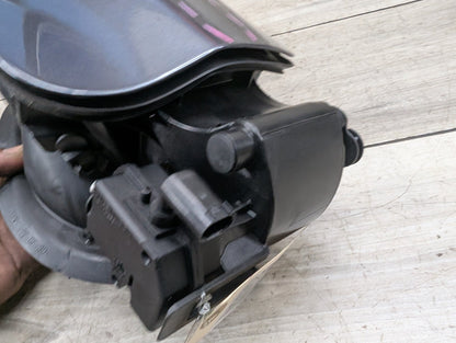 2014-2019 BMW 340 F34 Gas Cover Assembly 7278394