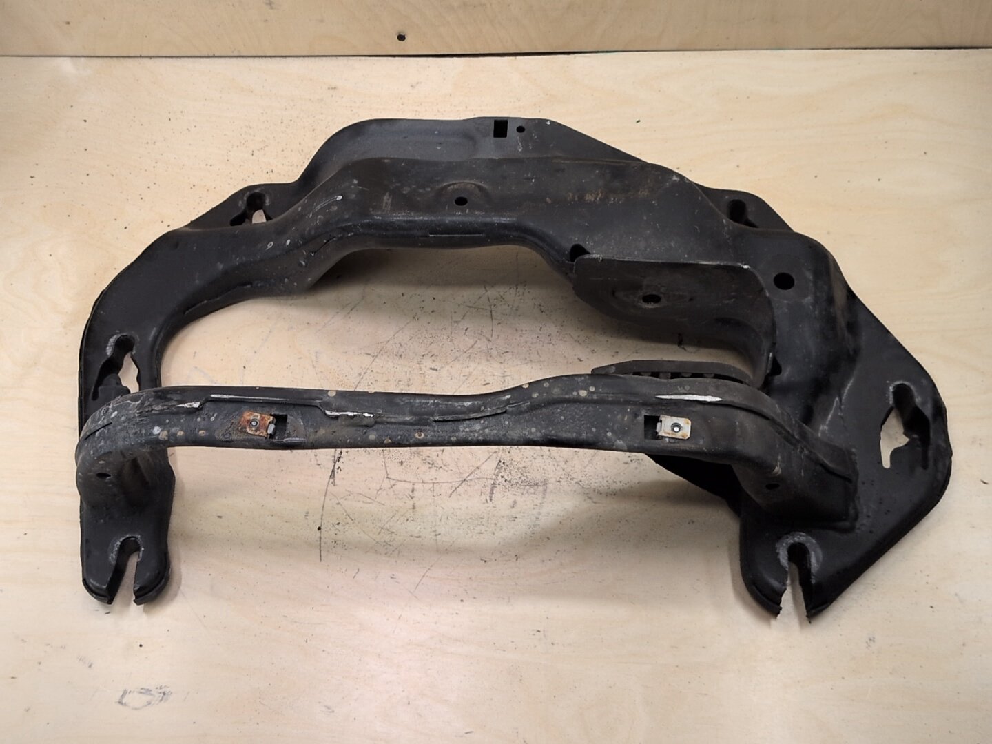 OEM BMW E70 F15 F16 F85 F86 X5 X6 Transmission Crossmember Support Mount Bracket
