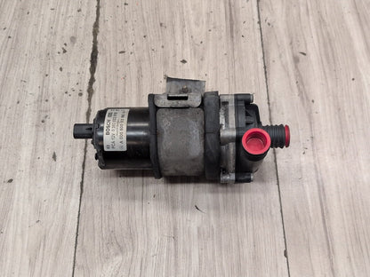 2009-2012 Mercedes-Benz W212 E550 M278 Engine Motor Cooling Auxiliary Water Pump