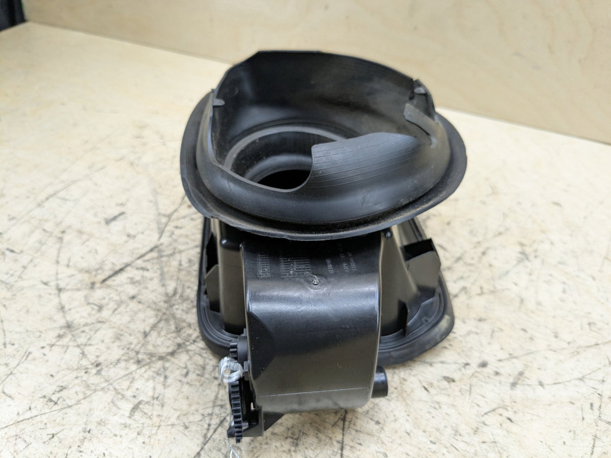 2016-2019 BMW 740i G12 Gas Cover Assembly 7358677 OEM