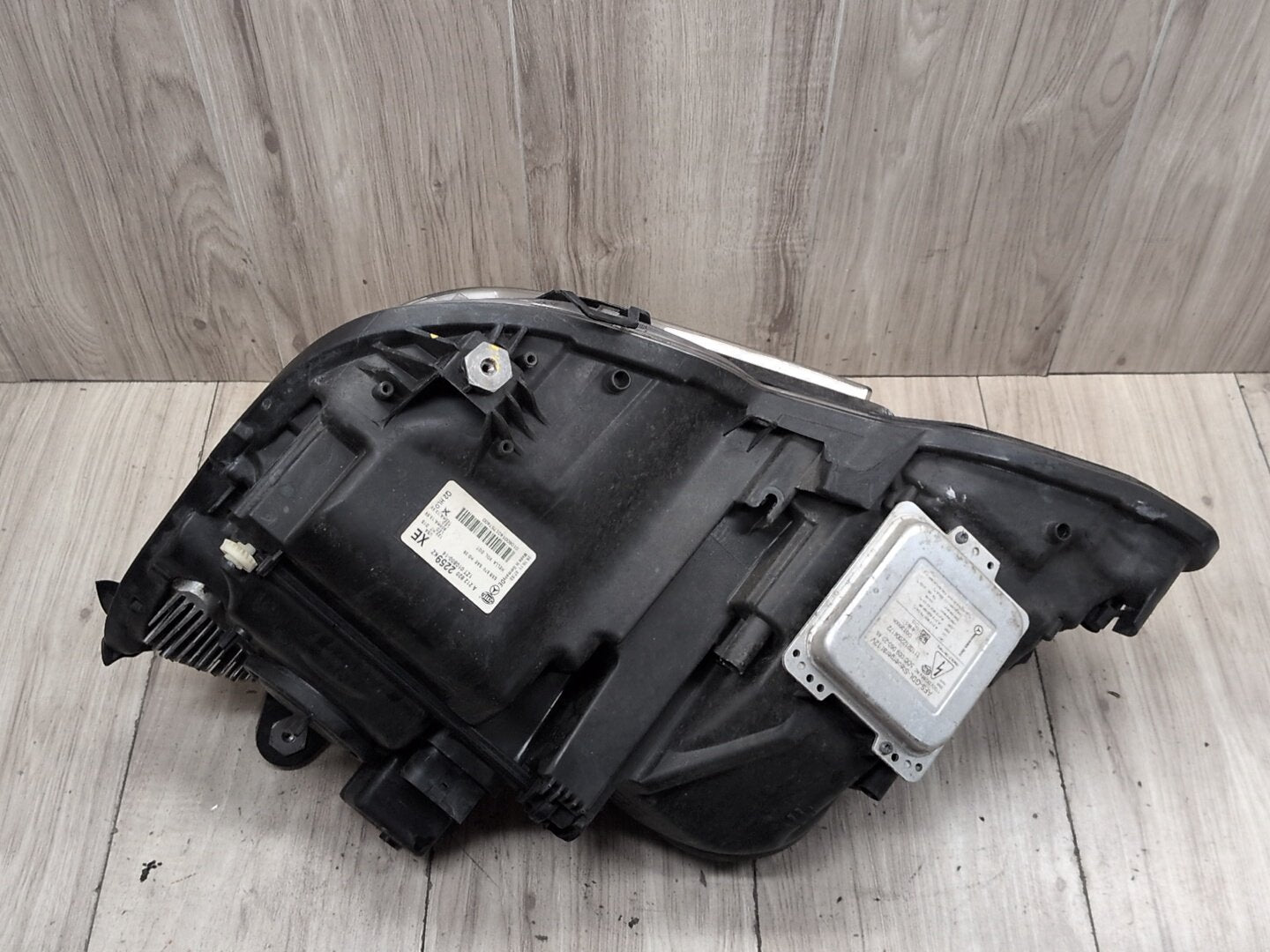 2009-2012 Mercedes-Benz E550 W212 - Front Right Passenger Xenon HID Headlight