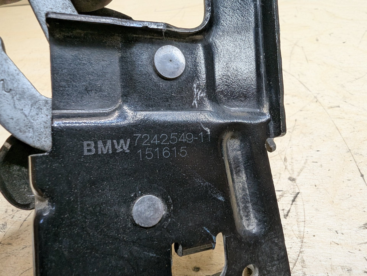 OEM BMW F22 F30 F32 F36 F80 F82 F87 M4 Hood Safety Catch Lock Latch Bracket SET