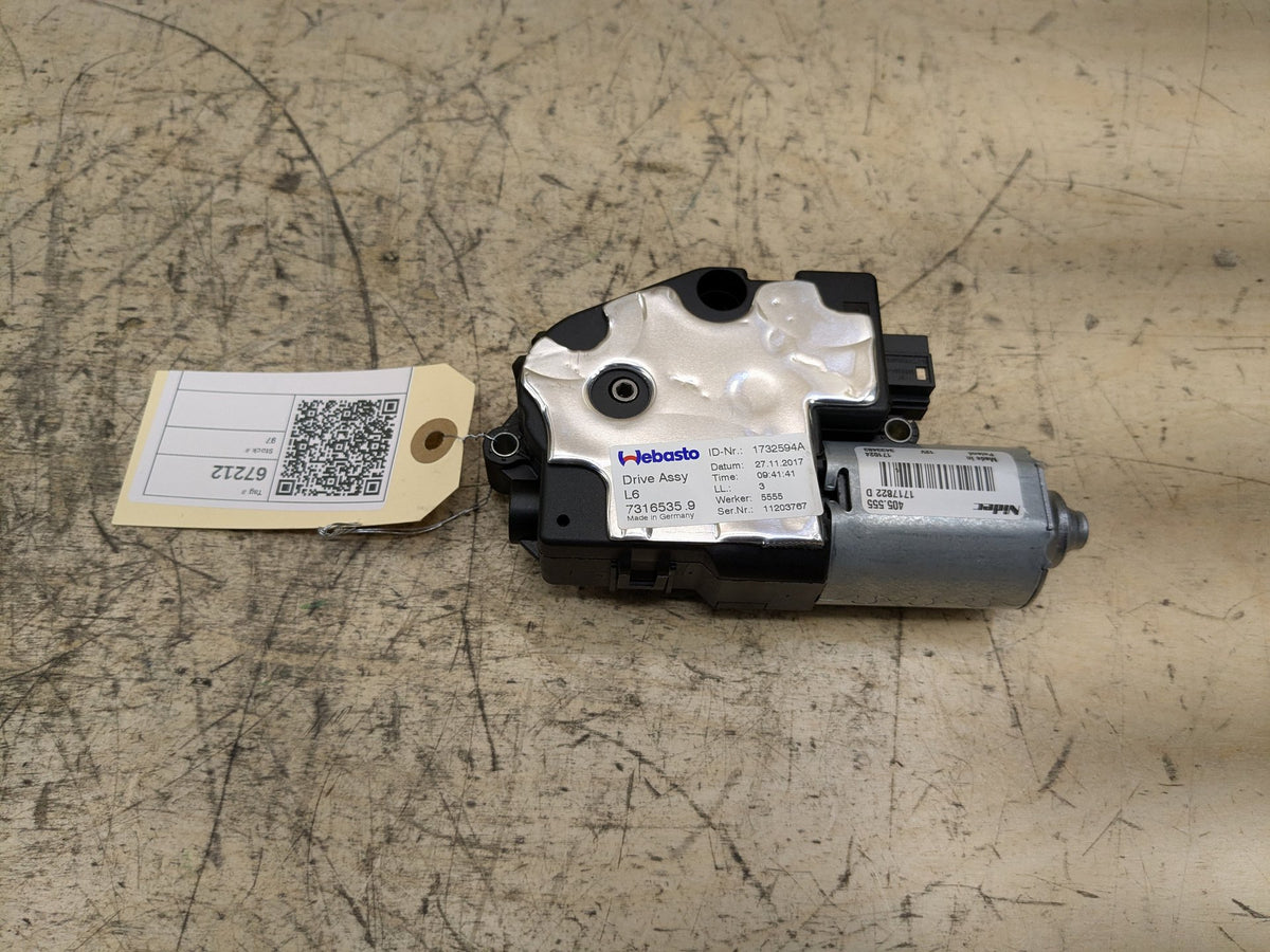 2018-2023 BMW M550i G30 Sunroof Sun Roof Glass Motor 7316535 OEM