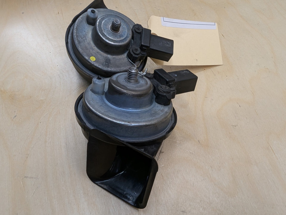 2018-2024 BMW X3 G01 Alarm Horns SET 7404430 OEM