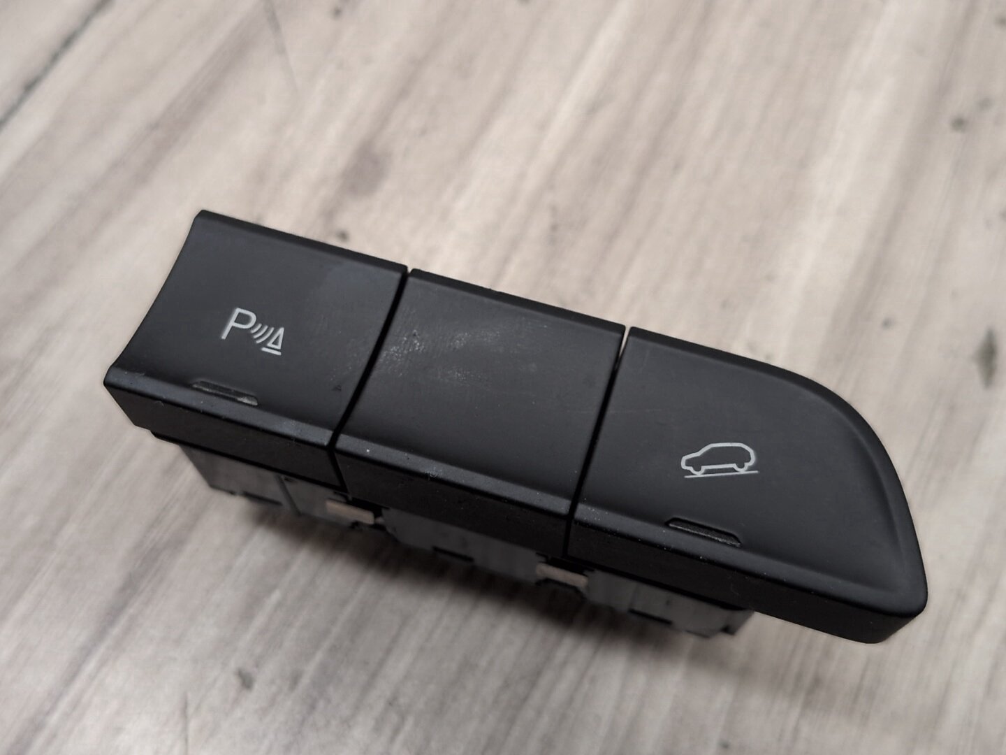 2015-2018 Audi Q3 8U Dashboard Park Assist & Hill Descent Switch Button 8U0959674B