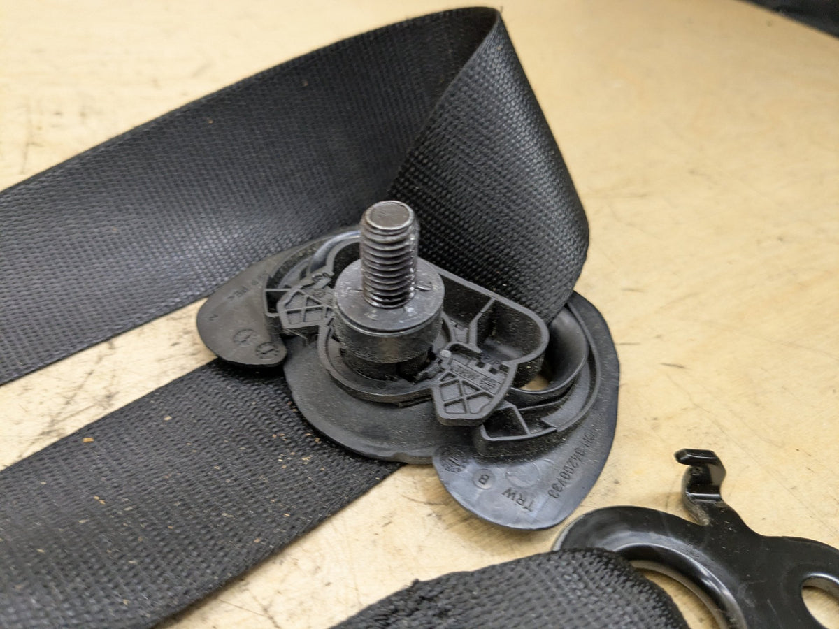 17-23 OEM BMW F90 G30 530 540 M550 M5 Front Left Driver Seatbelt Retractor Black