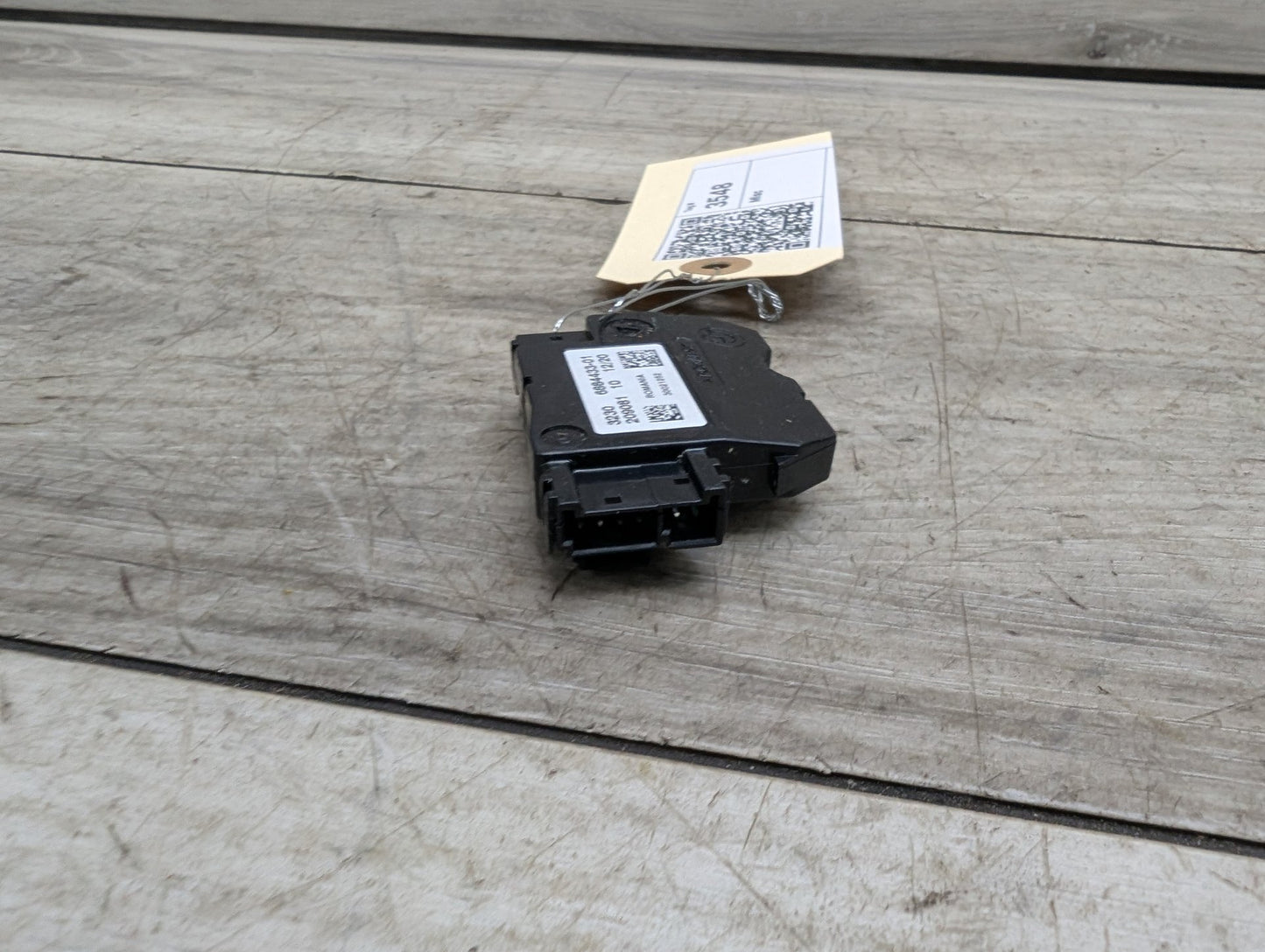 2019-2026 BMW X5 G05 Steering Wheel Control Module 6884433