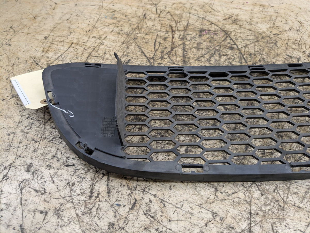 2008-2013 BMW 135i E88 Front Middle Center Bumper Cover Grille 8045432 OEM